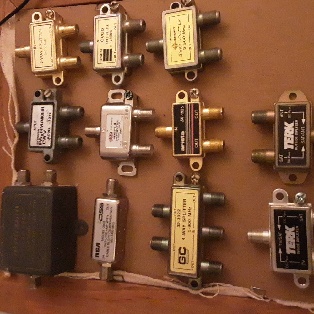 VARIETY  OF TV SPLITTERS (11)